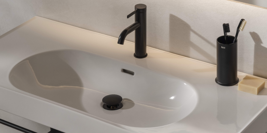 LAS VÁLVULAS CLICK-CLACK Y LOS SIFONES ESTÉTICOS: PEQUEÑOS DETALLES QUE TRANSFORMAN TU BAÑO